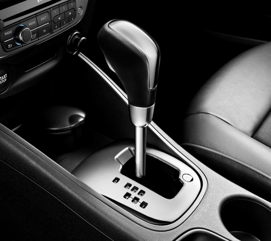  Renault Fluence 2012 года  (фото 2 из 9)